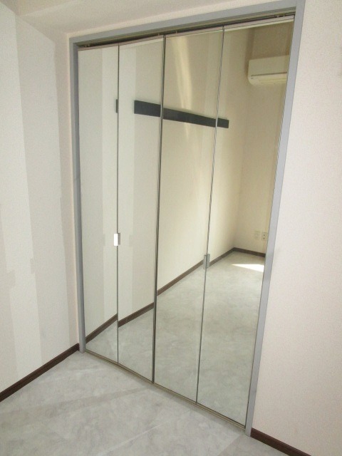 デルニエワコーI1階 収納