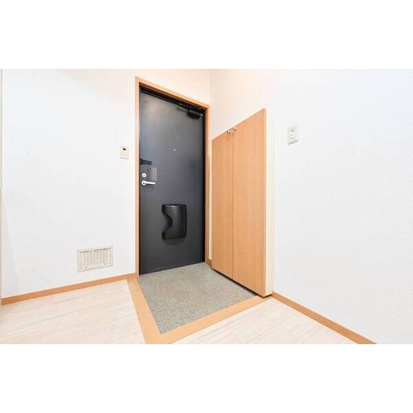 マ・モール弘明寺1 玄関