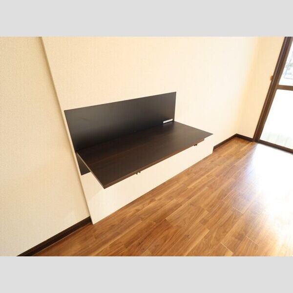 ハートリーフレジデンス206号室 ワークデスク