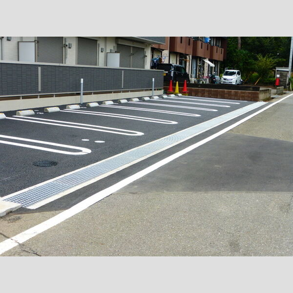 エスタシア花 駐車場