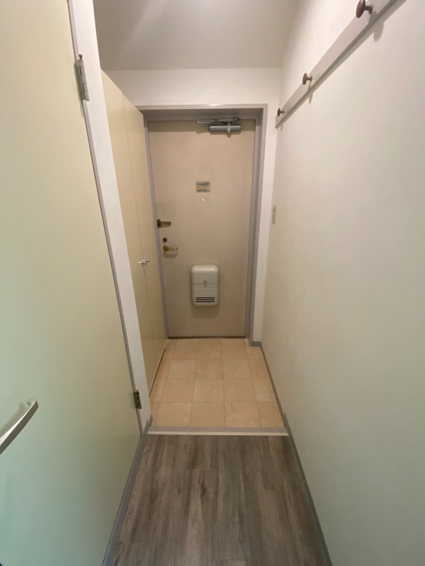 プリンス・ハイム高島 玄関