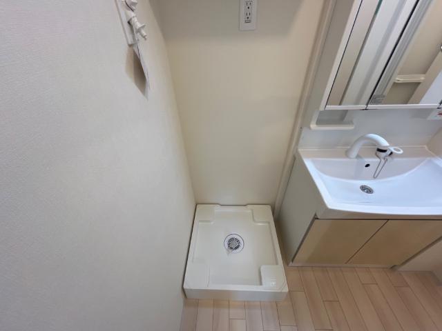 サンクリスタルⅡ203号室 洗濯機置場