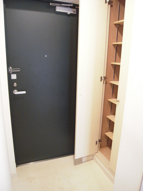 Ｎｅｏ　Ａｘｉｓ綱島0103号室 玄関