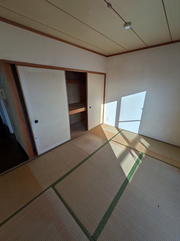 メゾンプルミエ弐番館(K-070)6階 収納