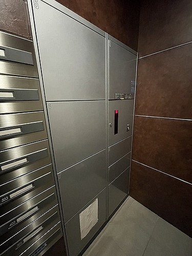 ブランズ調布サザンプレミアム6階 宅配ボックス