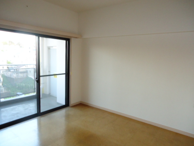 ラ・クラッセ西寺尾0405号室 洋室５．２帖