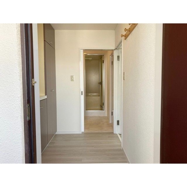 大貫ビル 玄関から室内