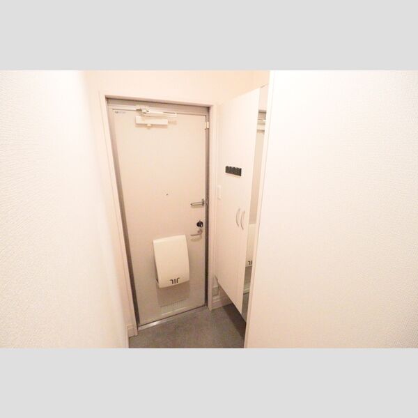 コートプラセール　A 玄関