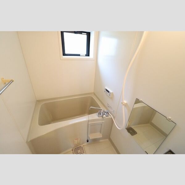 サンライズ　D102号室 追い焚き機能付きバス(窓付き)