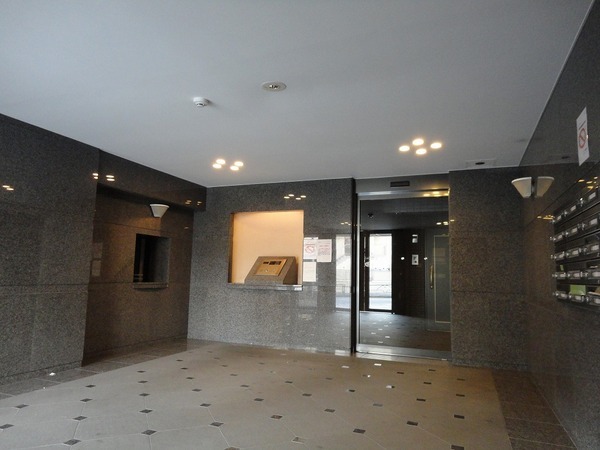 ルーブル下井草弐番館408号室 エントランス