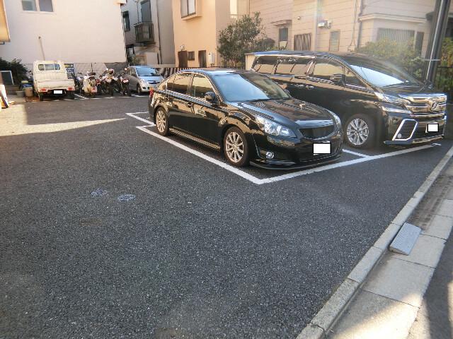 エピナール 駐車場