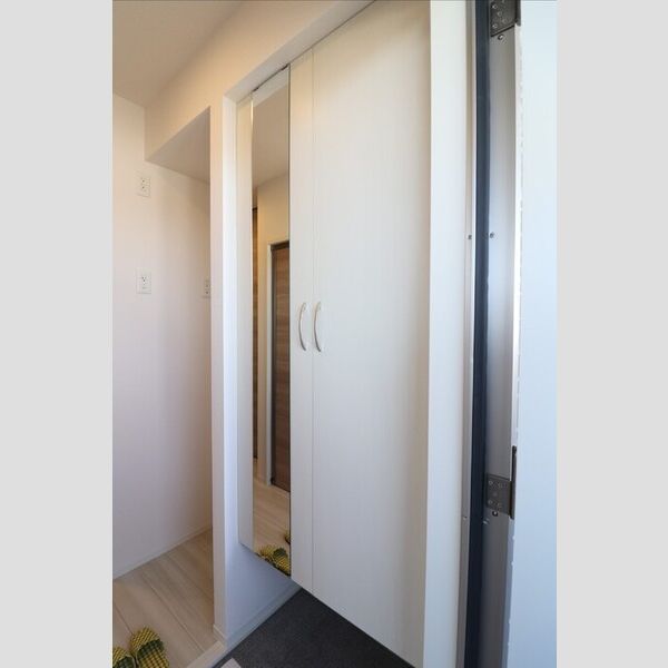 バレンティア301号室 玄関