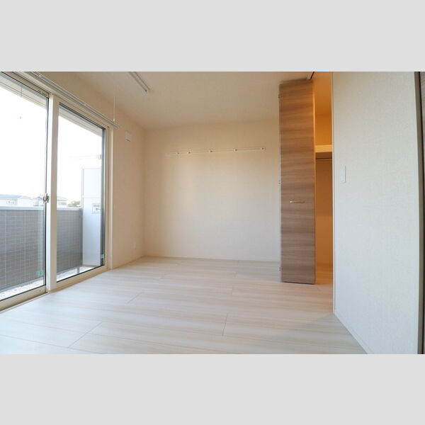 セレブレイト本城102号室 洋室