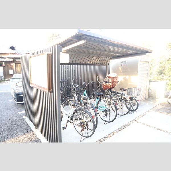 アコルト 駐輪場