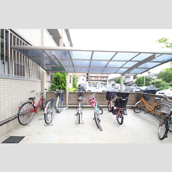セピアコート 駐輪場には屋根が付いています!