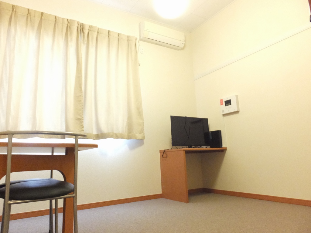 レオパレスリール 家具家電付きのお部屋です。