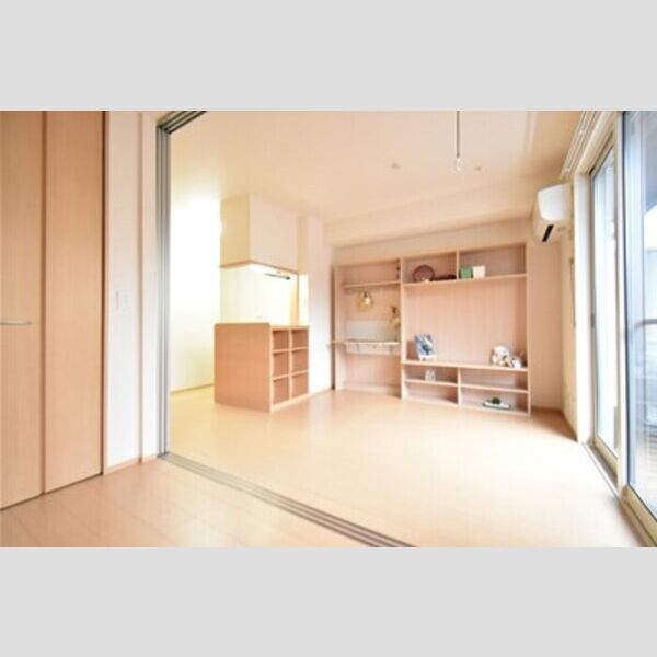 モン　レーヴ 居室とリビングダイニング