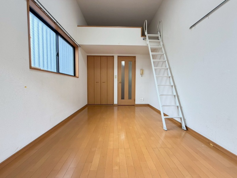 シャトルⅡ2階 別部屋の写真