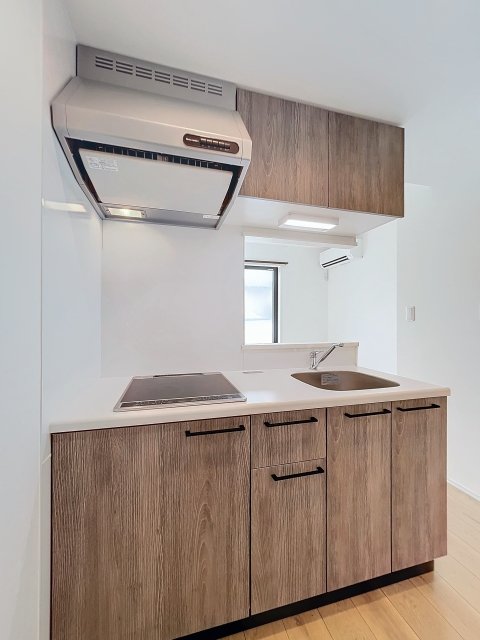 ソルナクレイシア巣鴨2階 システムキッチン（2口IHコンロ）