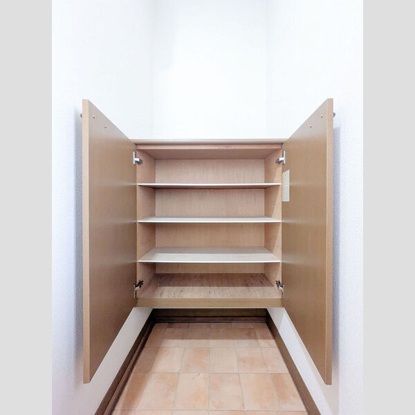 カロンアイリス201号室 シューズボックス