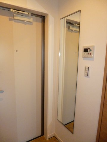 ルクール氷川台301号室 玄関
