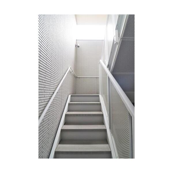 グレイス203号室 エントランス