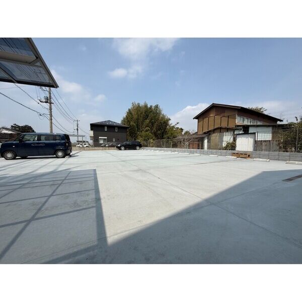 フォレストヴィラ所沢中富202号室 駐車場