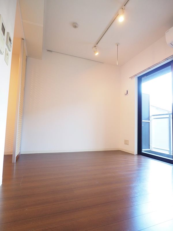 レジディア市谷薬王寺6階 リビング