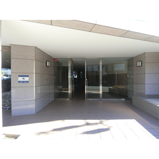 フルールポワール向ヶ丘102号室 エントランス