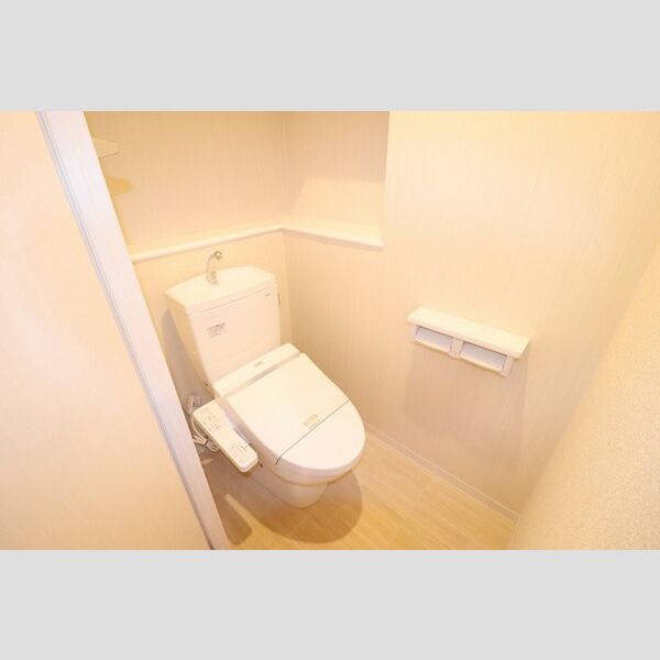 セレス稔台605号室 トイレ　温水洗浄暖房便座