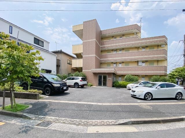 グリーンルームイシイ 駐車場