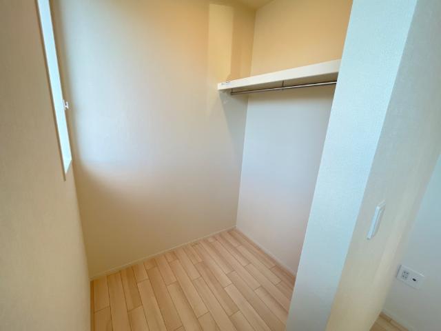 プリオーレおおたかの森203号室 ウォークインクローゼット