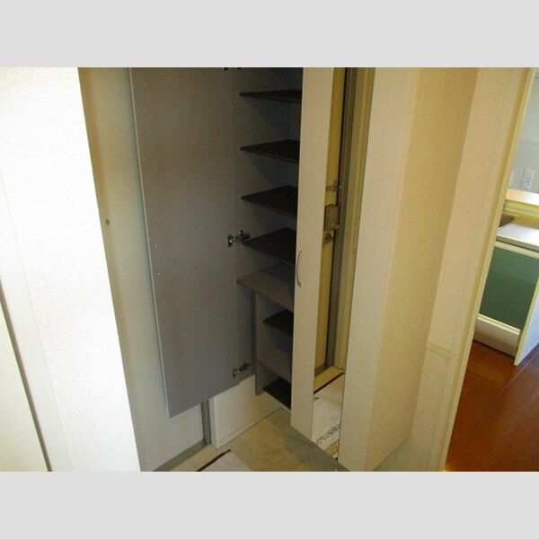 マーレ金田 シューズBOX