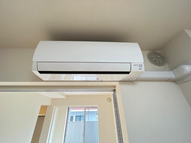 イルミナーレ106号室 リビングエアコン1台
