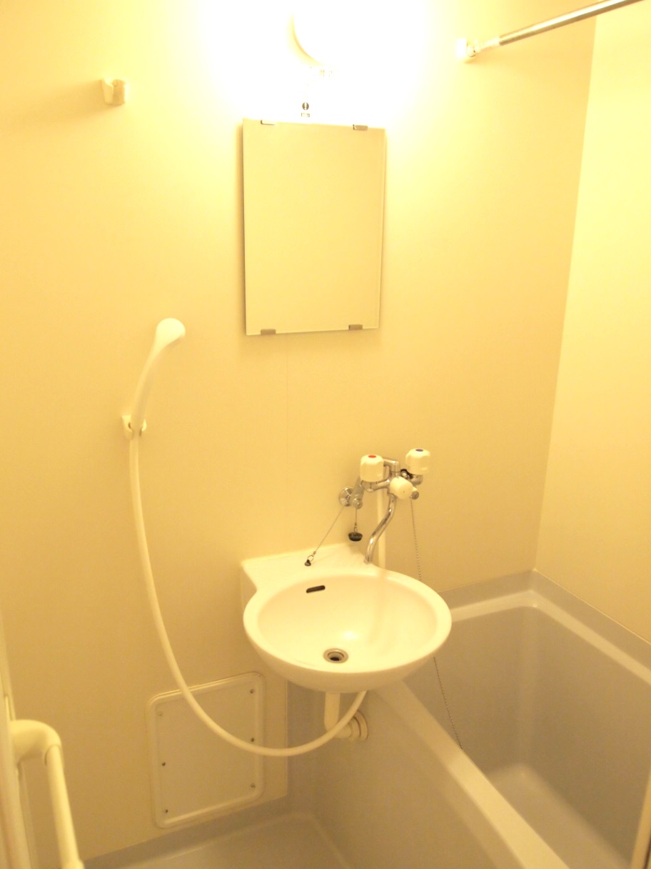 レオパレスアルタランテⅢ103号室 内観