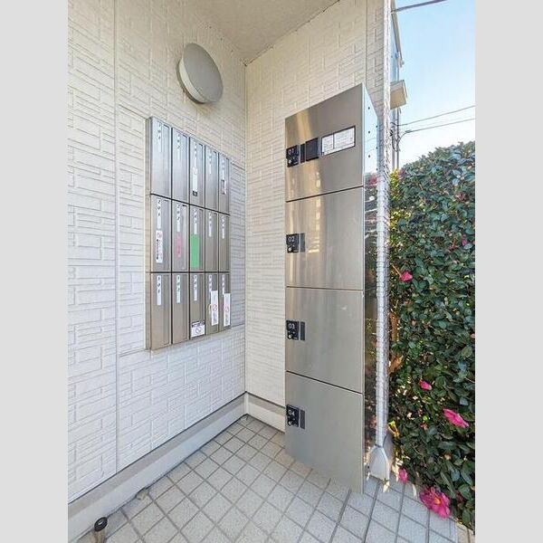 コンフォールえのき 宅配BOX