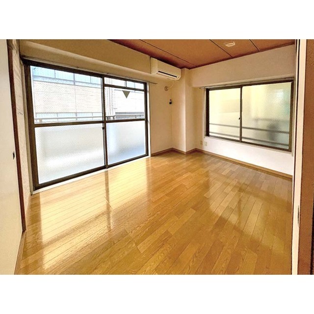 イーハトーヴ・ムトー302号室 バルコニー側6帖洋室