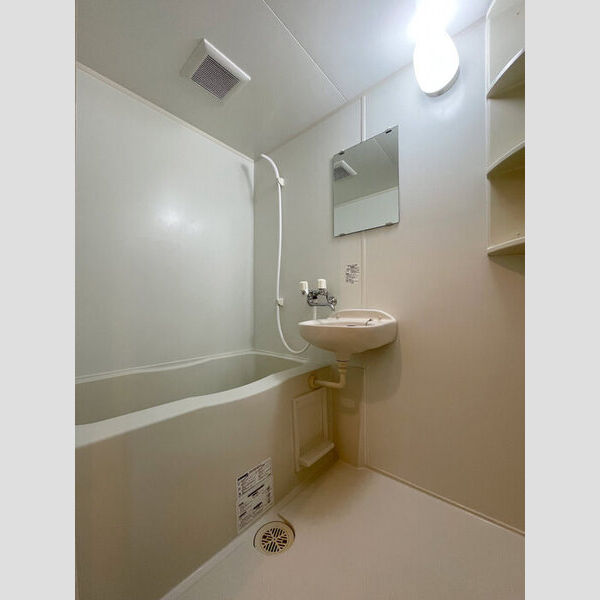 クレスト西戸部202号室 浴室