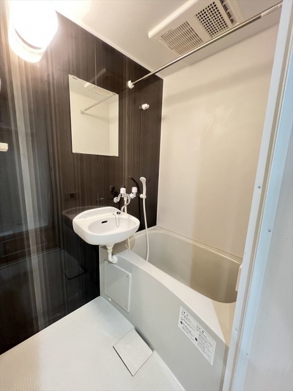 ＣＲＡＳＴＩＮＥ蕨1階 お風呂