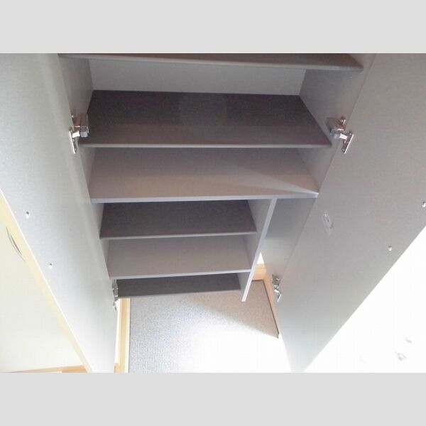 ルーヴ202号室 シューズボックス