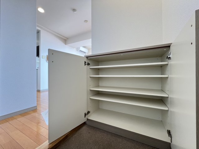 パインリッチ湘南0407号室 収納