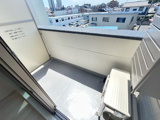 charme・toit（シャルム・トワ）306号室 ベランダ