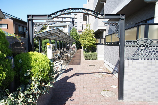 メゾン・デュ・リラ エントランス