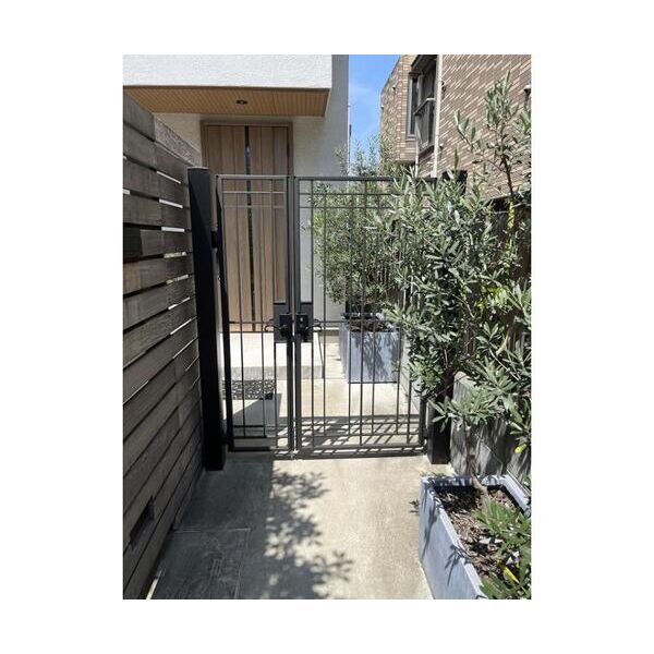 目黒区鷹番1丁目戸建賃貸B号室 エントランス