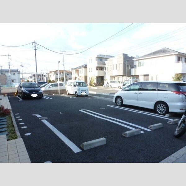 シリウス戸塚 駐車場