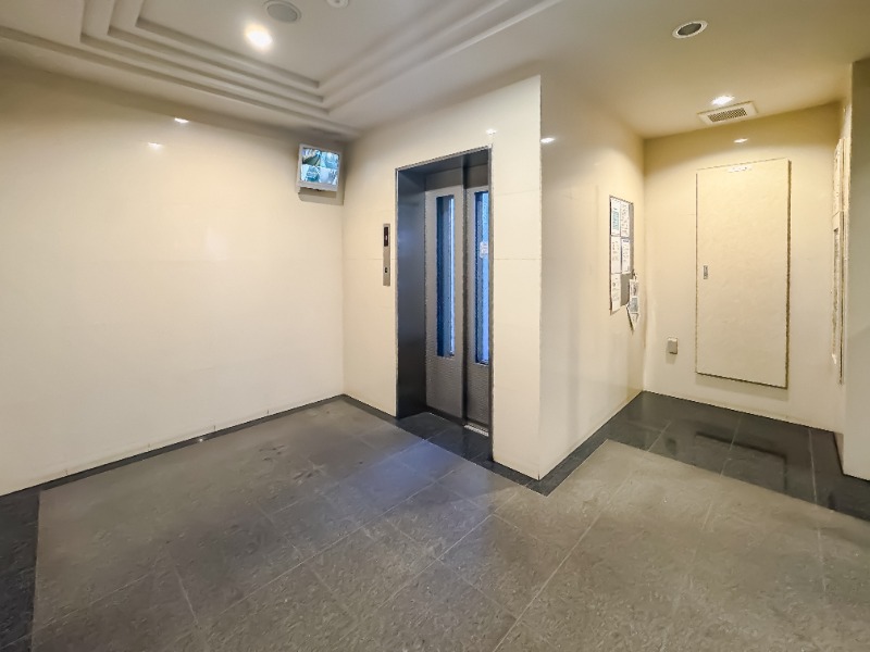 Ｔ．Ｐ．Ｃレジデンス府中7階 エレベーターホール