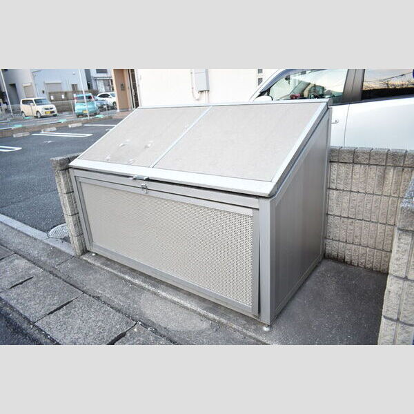 パインズ　ヒル101号室 敷地内ゴミ置き場