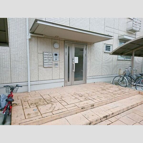 レイクガーデン305号室 エントランス