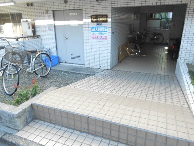 スカイコート川崎大師302号室 エントランス