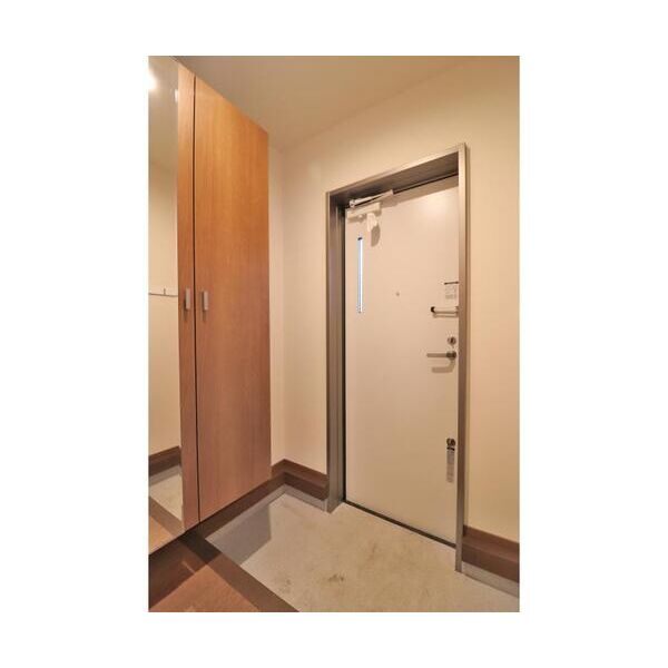 Crest　Garden 玄関